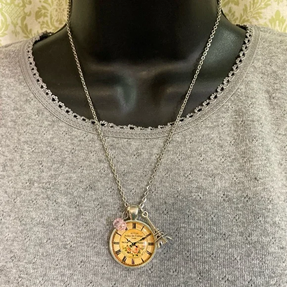 Roses de parfum Paris pendant with charms - Picture 2 of 6